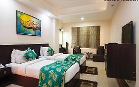 Palm Tree Alīgarh 3*